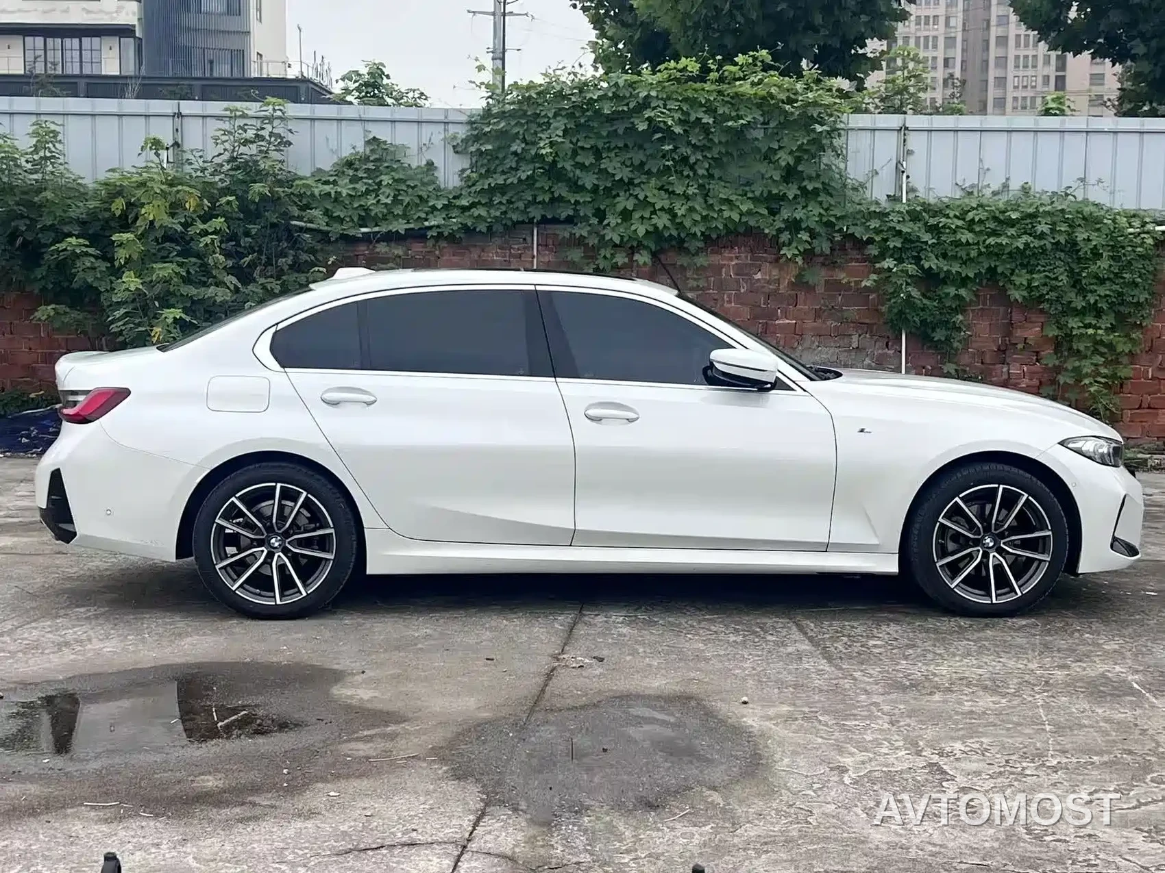 BMW 3 Series 2025 325Li M Sport Package — фото 10