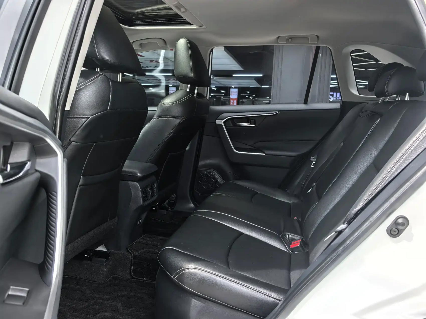 Toyota RAV4 Rongfang 2021 Hybrid 2.5L E-CVT Front-wheel Drive Elite Edition — фото 11