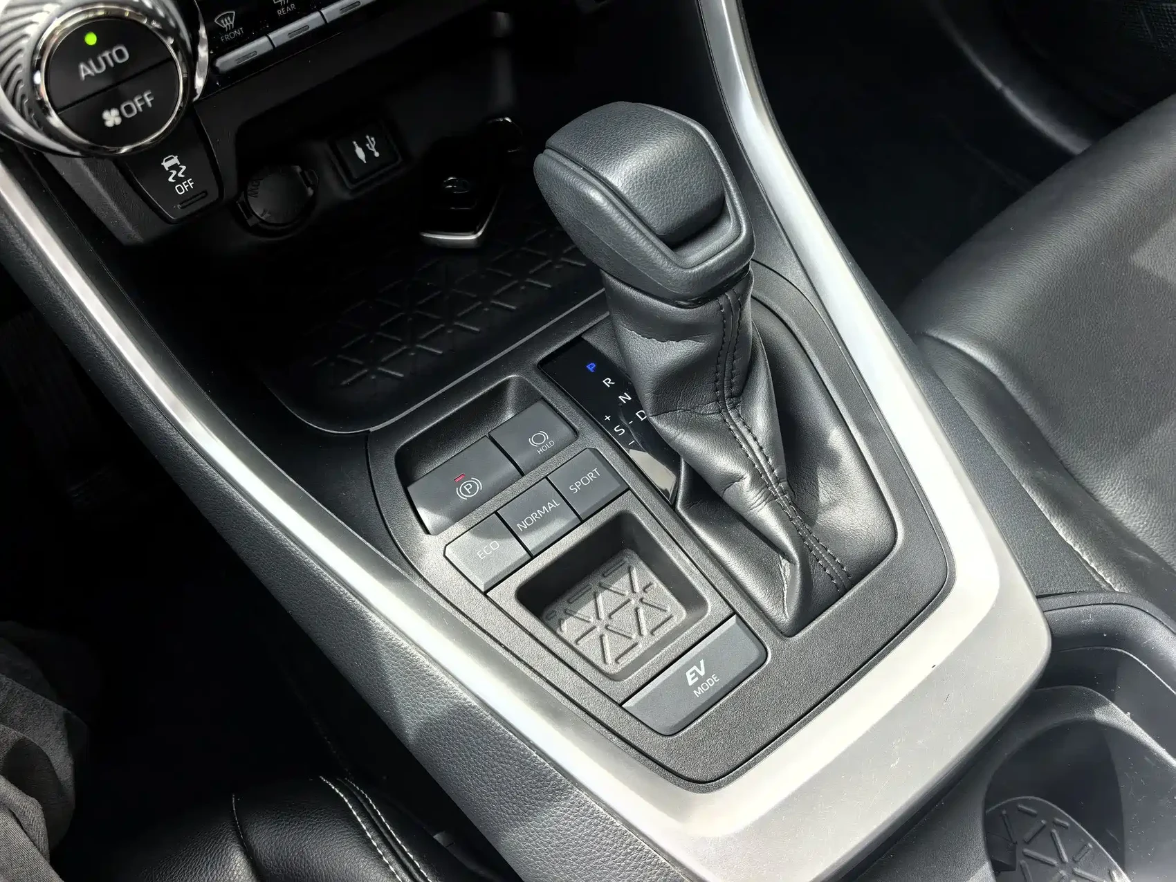 Toyota RAV4 Rongfang 2021 Hybrid 2.5L E-CVT Front-wheel Drive Elite Edition — фото 19