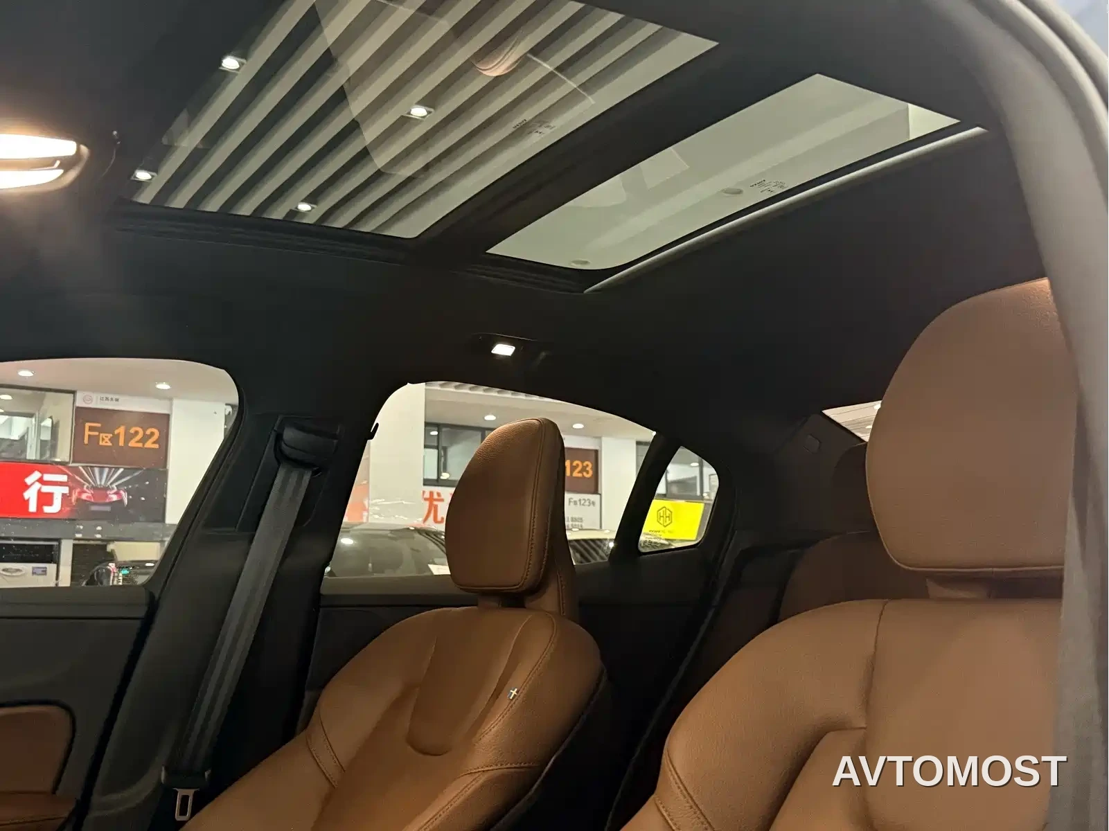 Volvo S60 2026 B4 Smart Luxury Edition — фото 12