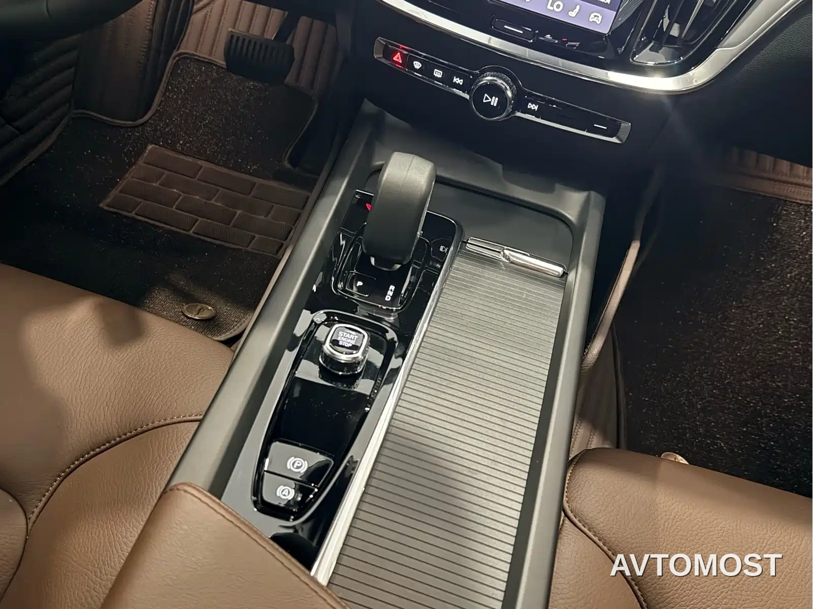 Volvo S60 2026 B4 Smart Luxury Edition — фото 13