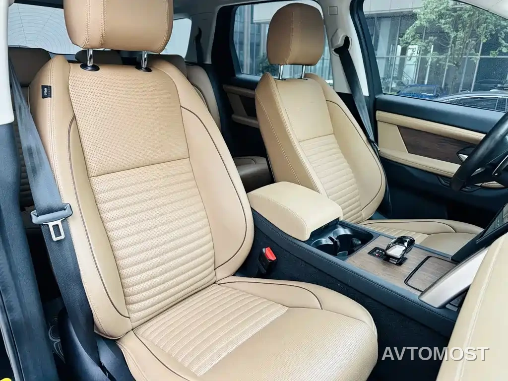 Land Rover Discovery Sport 2024 Performance Technology Edition — фото 6