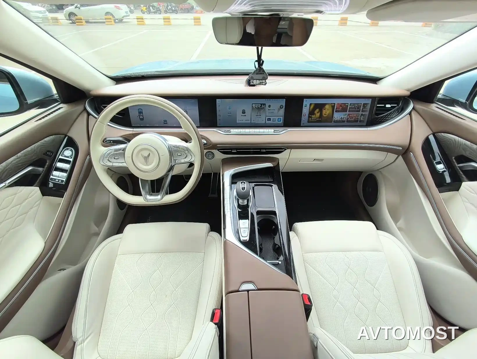 VOYAH FREE 2021 AWD Standard Range Extender Exclusive Luxury Package — фото 15
