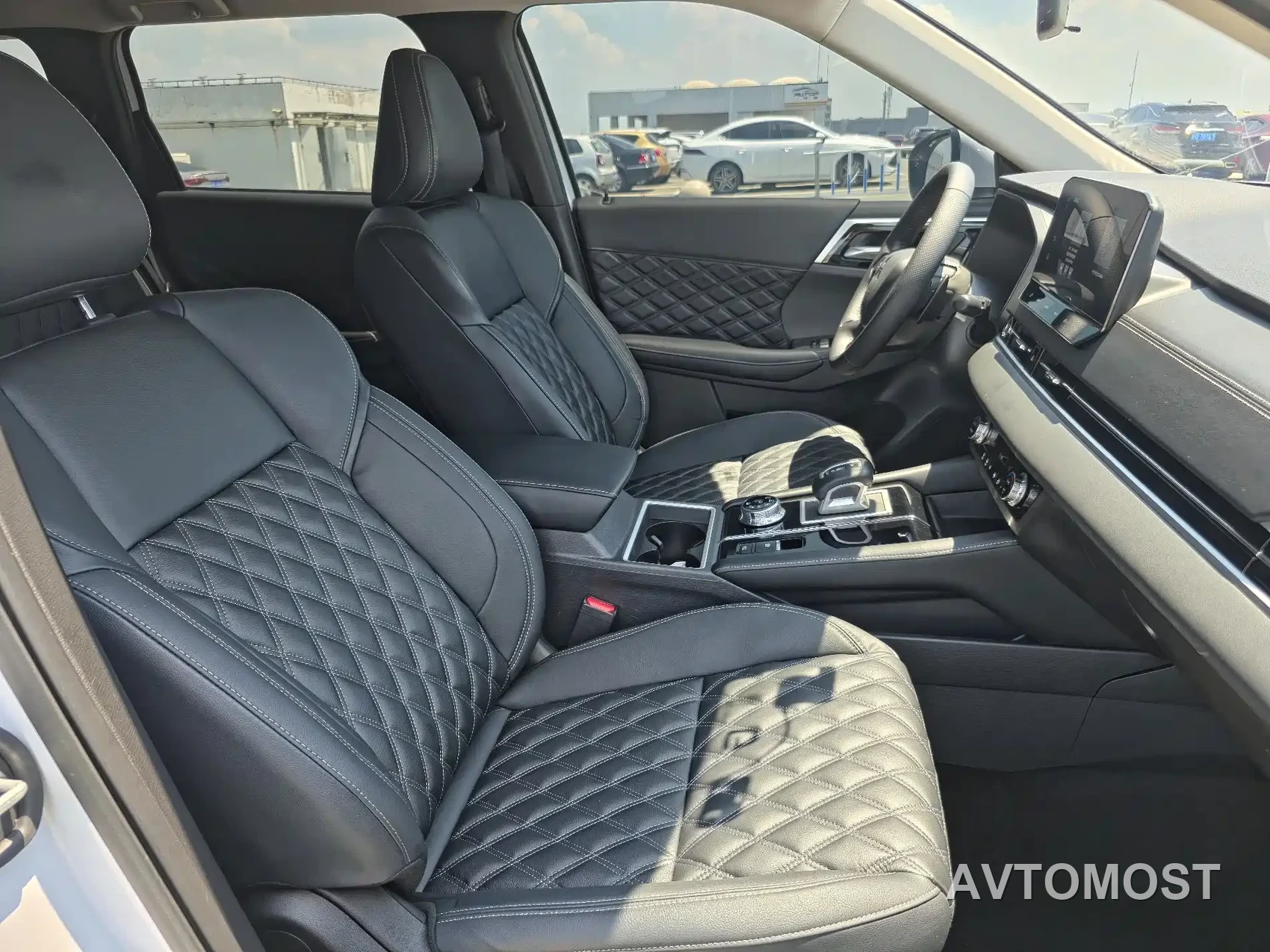 Mitsubishi Outlander 2023 1.5T CVT AWD Premium Edition 5-seater — фото 9