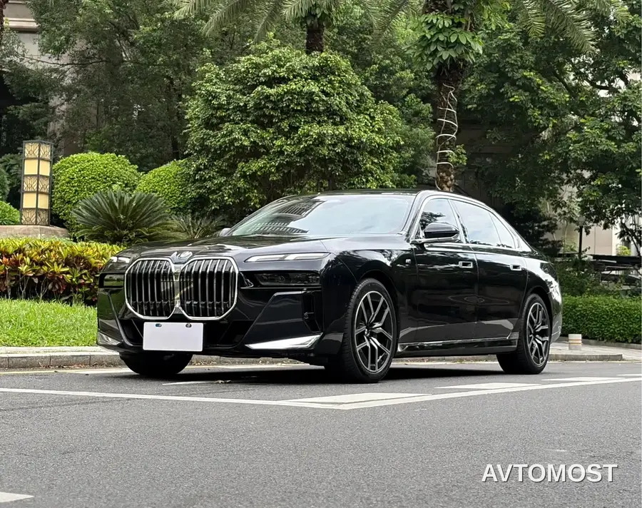 BMW 7 Series 2023 Model 735Li M Sport Package