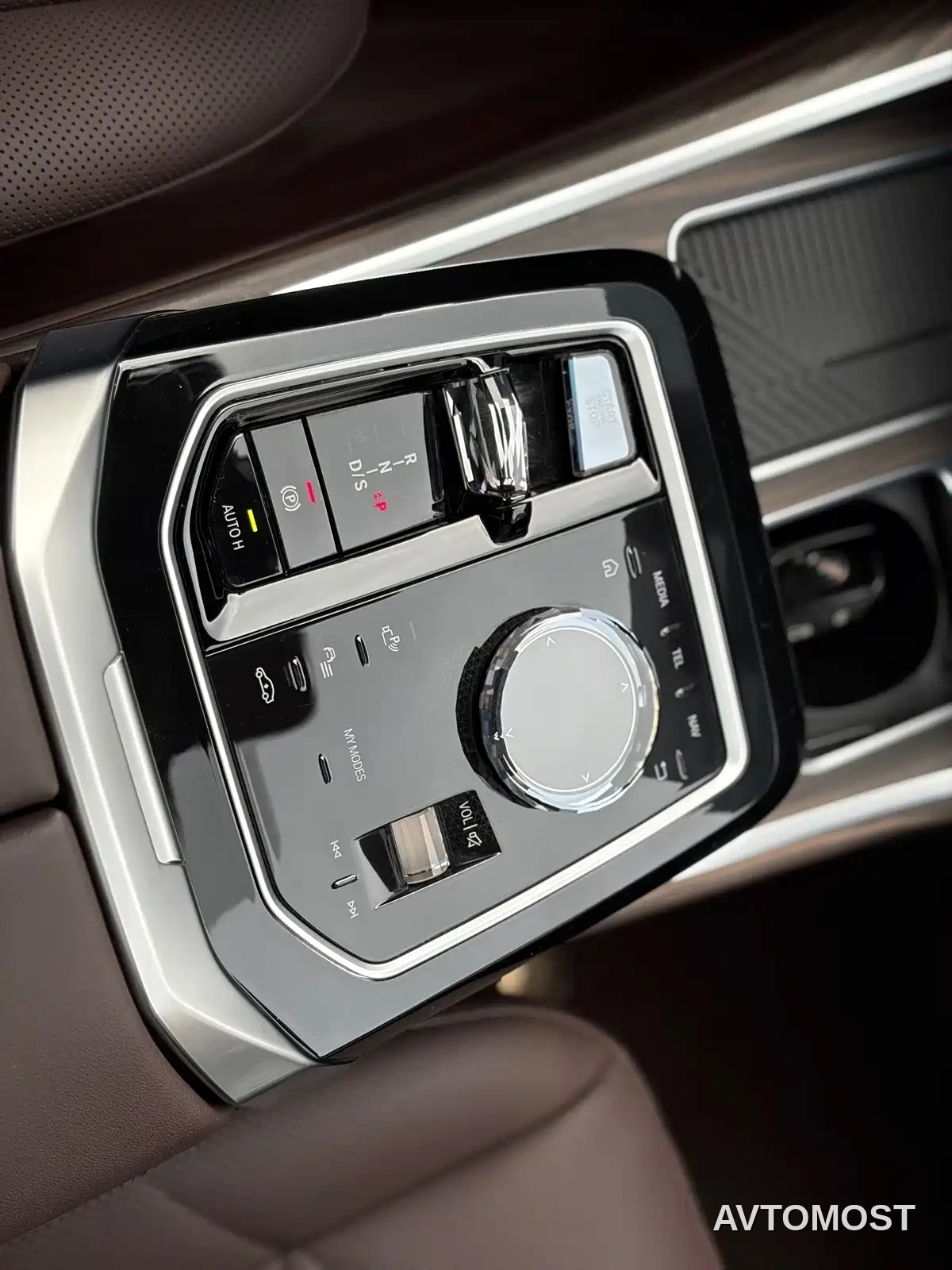 BMW 7 Series 2023 Model 735Li M Sport Package — фото 13