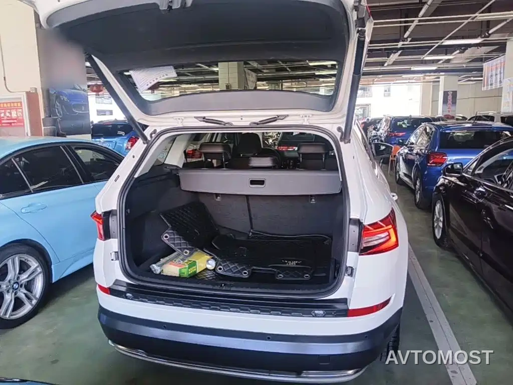 Škoda Kodiaq 2019 Facelift TSI330 5-Seater 2WD Luxury Premium Edition China VI — фото 19