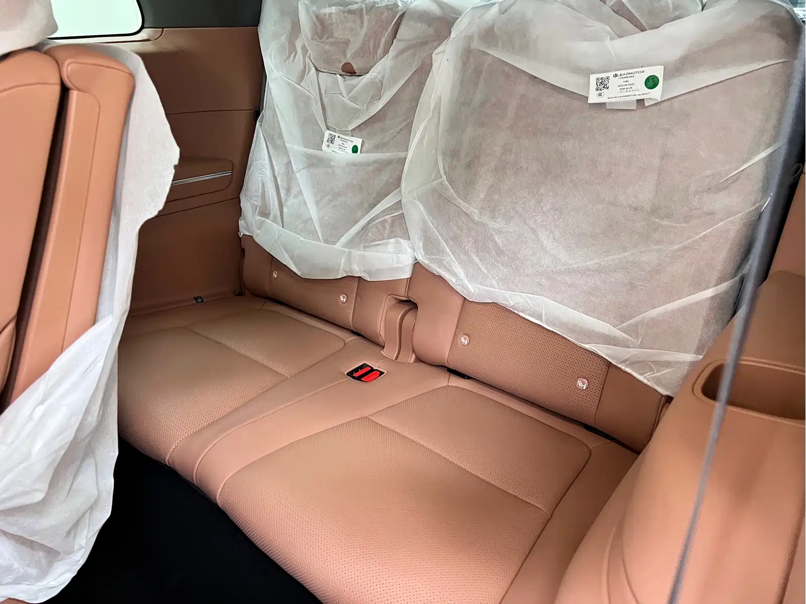 Leapmotor D Series 2026 Model Extended Range 80.3kWh 7-Seater — фото 18