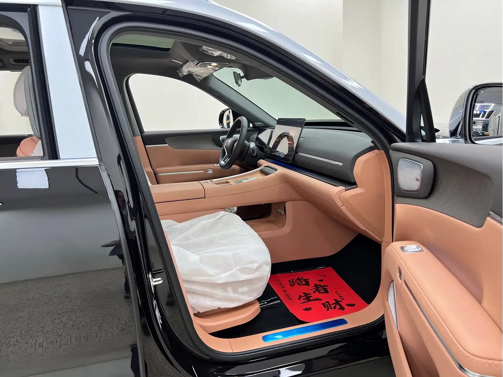 Leapmotor D Series 2026 Model Extended Range 80.3kWh 7-Seater — фото 32