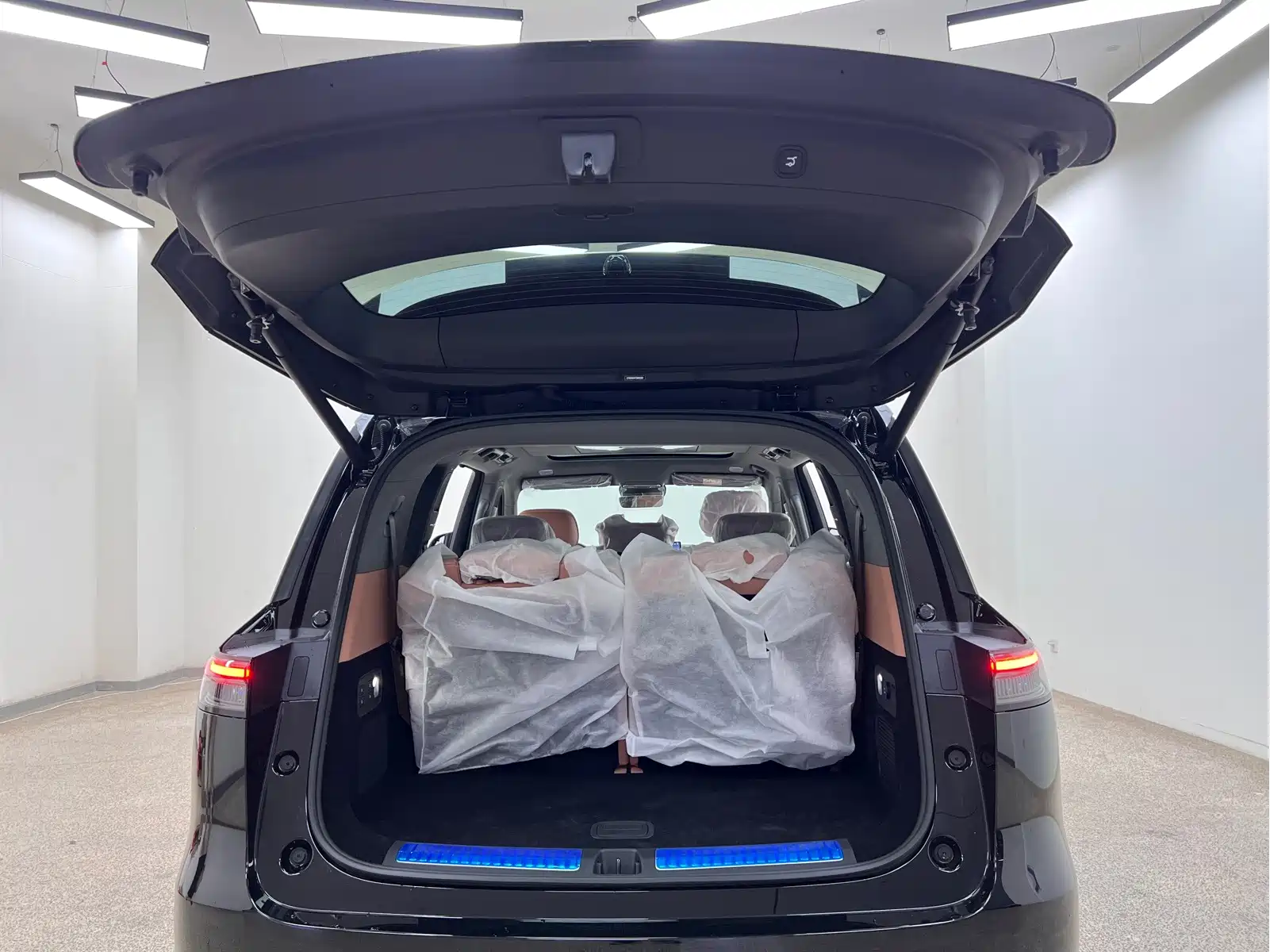 Leapmotor D Series 2026 Model Extended Range 80.3kWh 7-Seater — фото 33