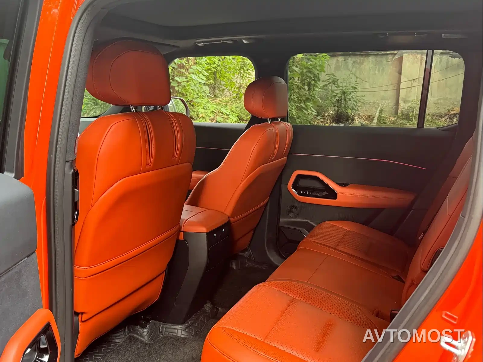 Ford Mustang NEV 2025 Plug-in Range Extender Hybrid — фото 10