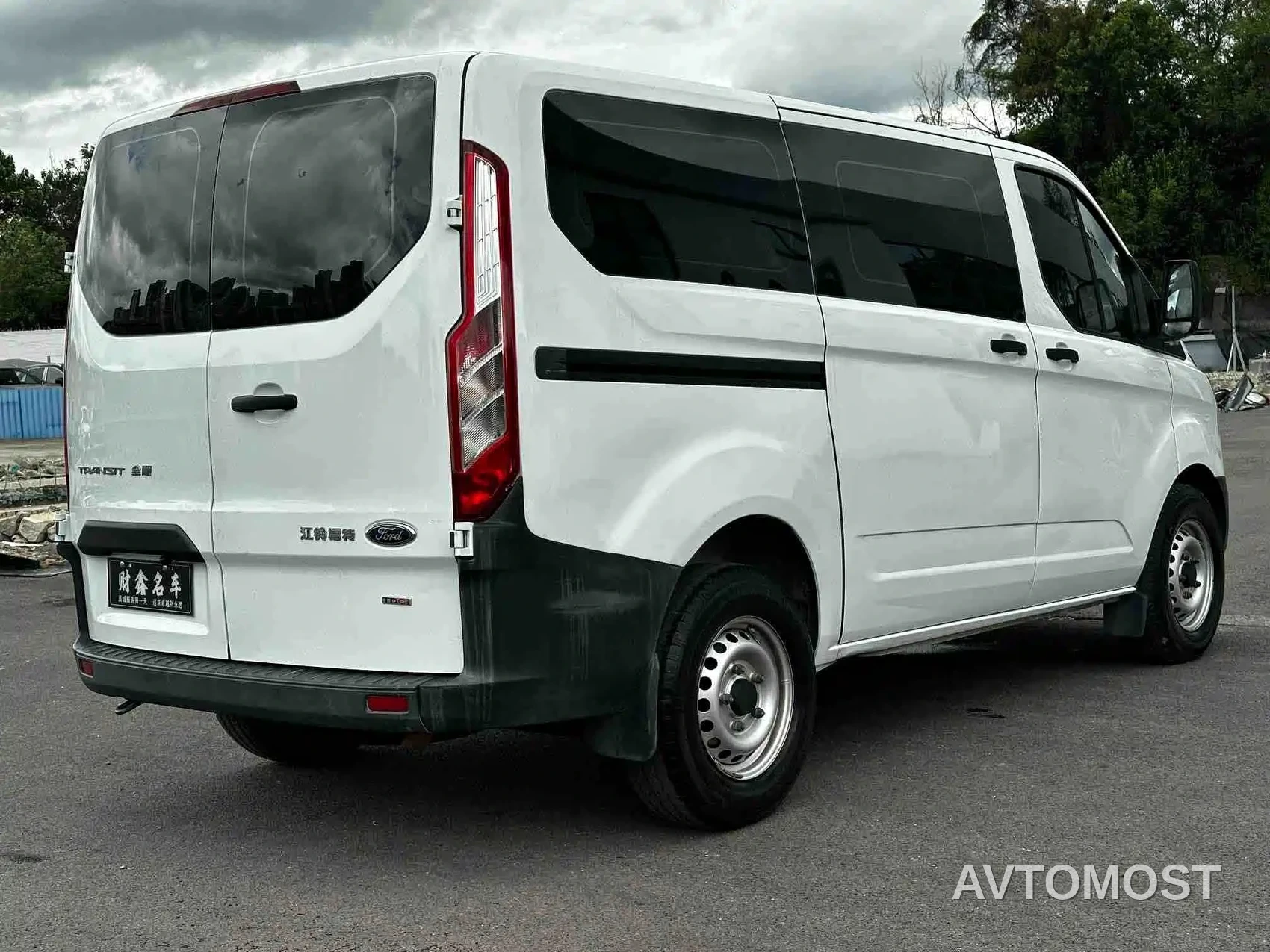 Ford Transit 2019 2.0T Diesel Multi-Purpose Commercial Vehicle Short Wheelbase Low Roof 6-Seater China VI — фото 7