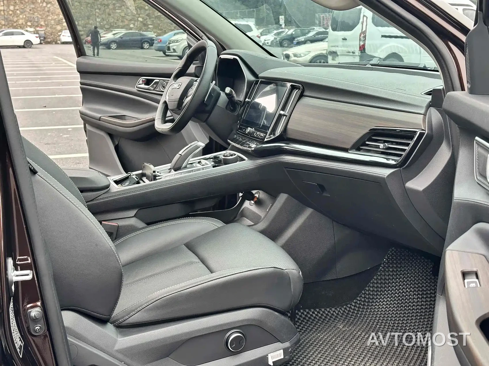 Jiangling Yuhu 9 2022 2.0T Automatic Diesel 4WD Ultimate Edition — фото 3