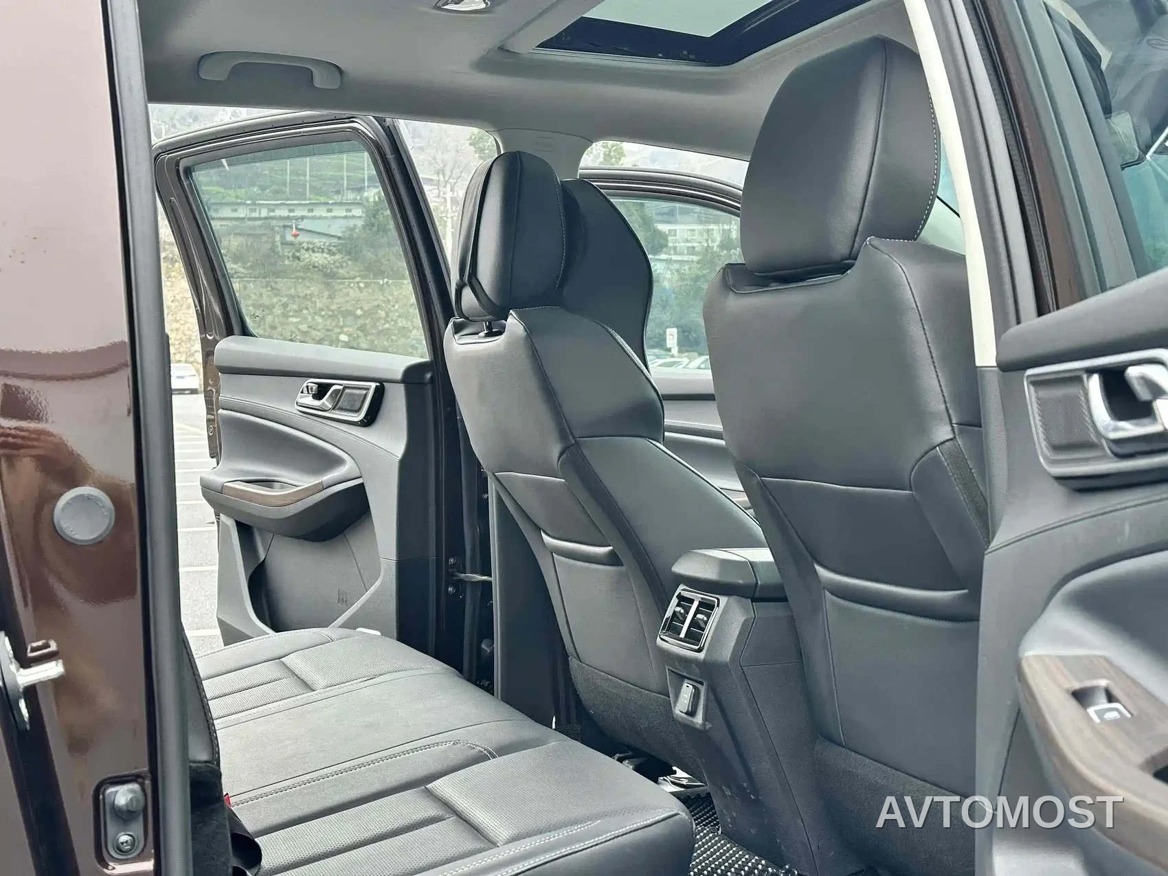 Jiangling Yuhu 9 2022 2.0T Automatic Diesel 4WD Ultimate Edition — фото 4