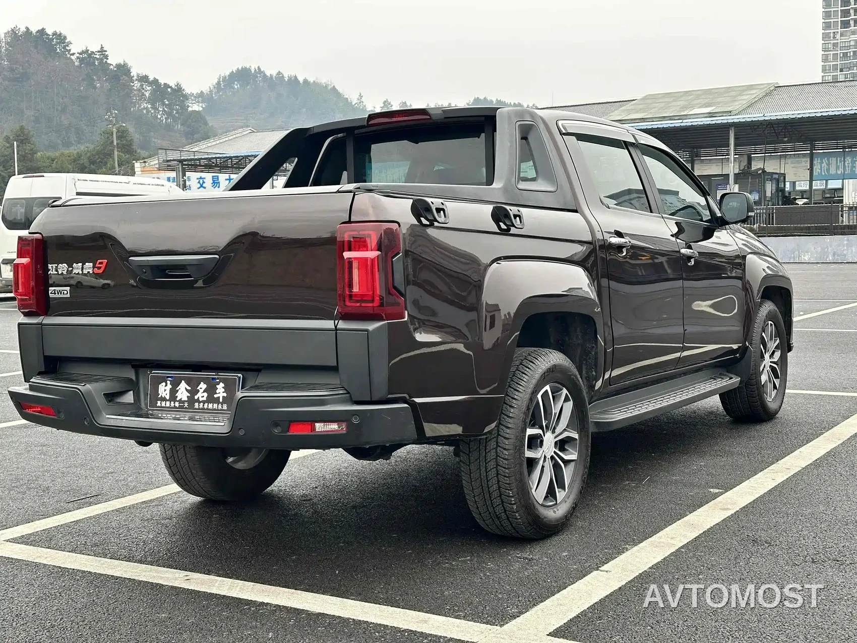 Jiangling Yuhu 9 2022 2.0T Automatic Diesel 4WD Ultimate Edition — фото 5