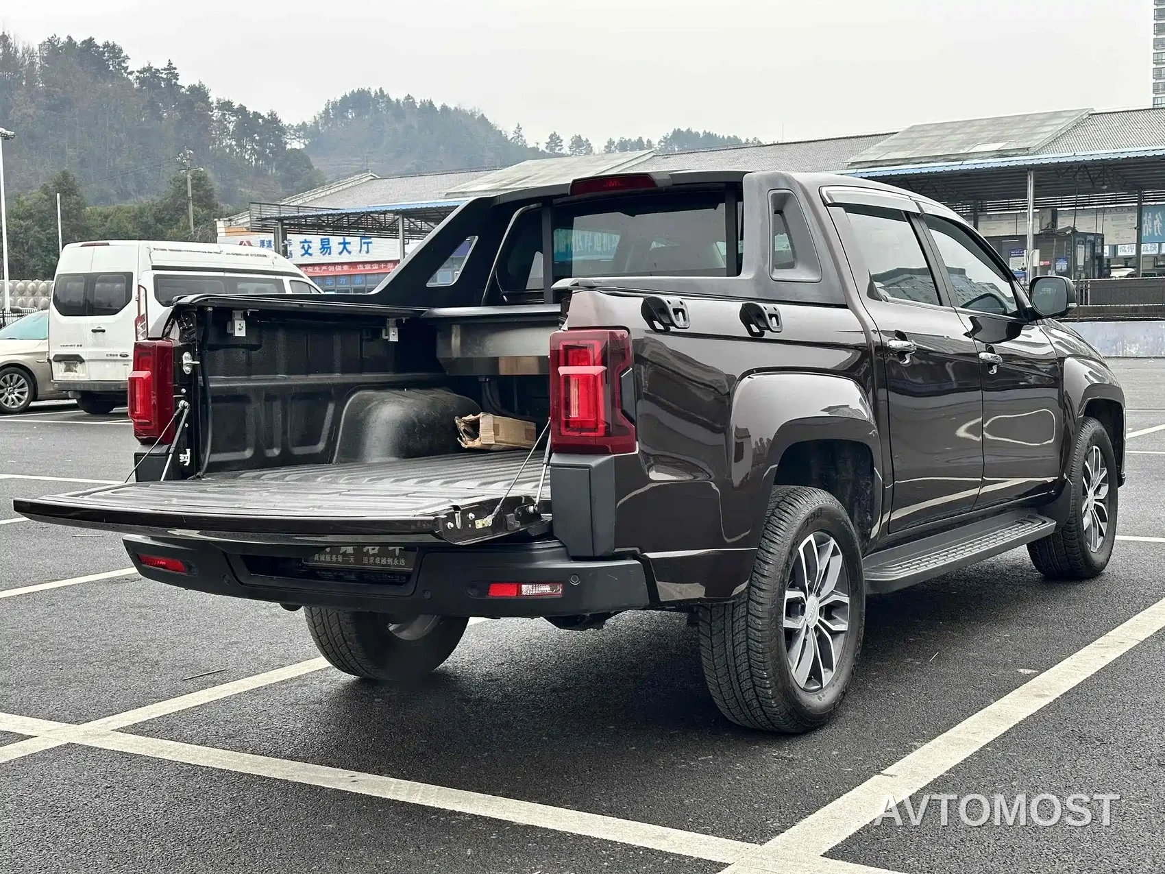 Jiangling Yuhu 9 2022 2.0T Automatic Diesel 4WD Ultimate Edition — фото 7