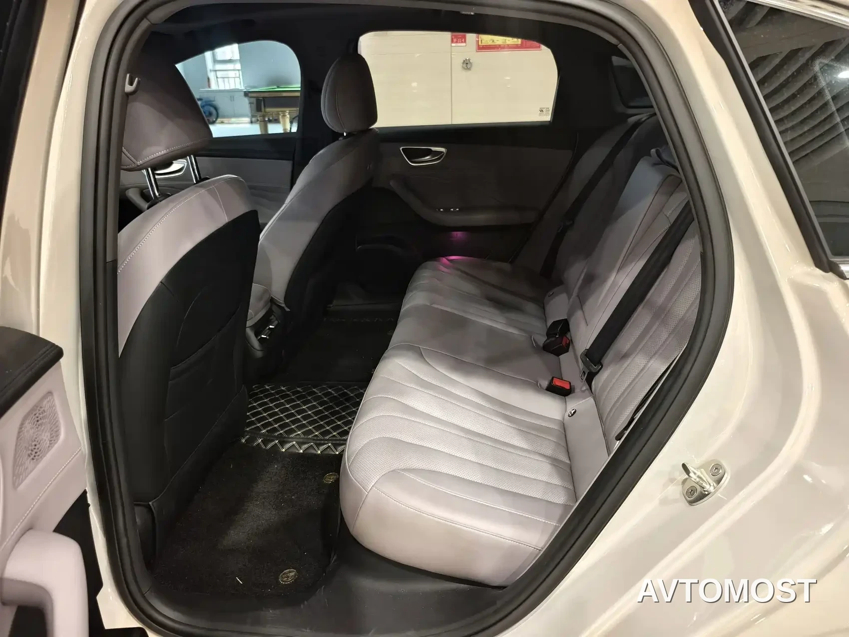 Roewe M7 DMH 2025 Base — фото 3