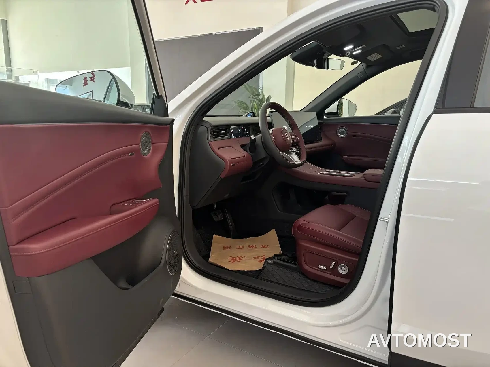 Hongqi HS6 PHEV 2026 Model 220 Intelligent Hybrid Edition — фото 4