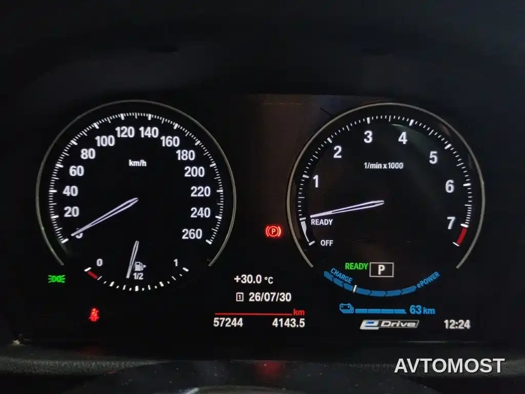 BMW X1 New Energy 2020 xDrive30Le Premium Edition — фото 12