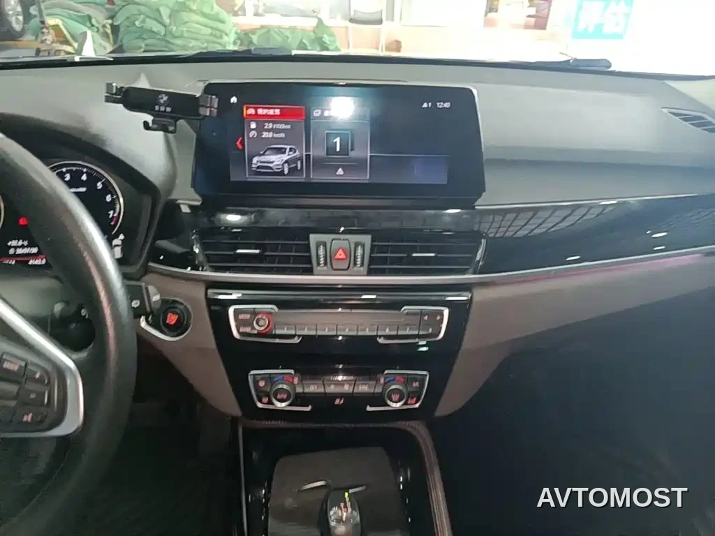 BMW X1 New Energy 2020 xDrive30Le Premium Edition — фото 13