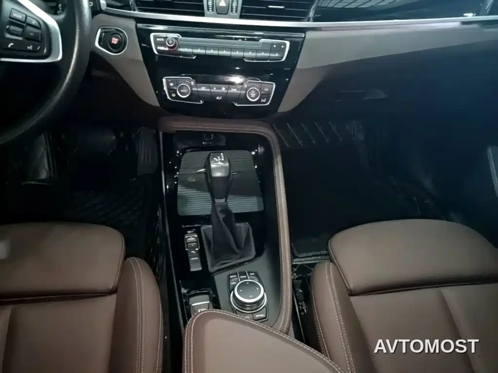 BMW X1 New Energy 2020 xDrive30Le Premium Edition — фото 14