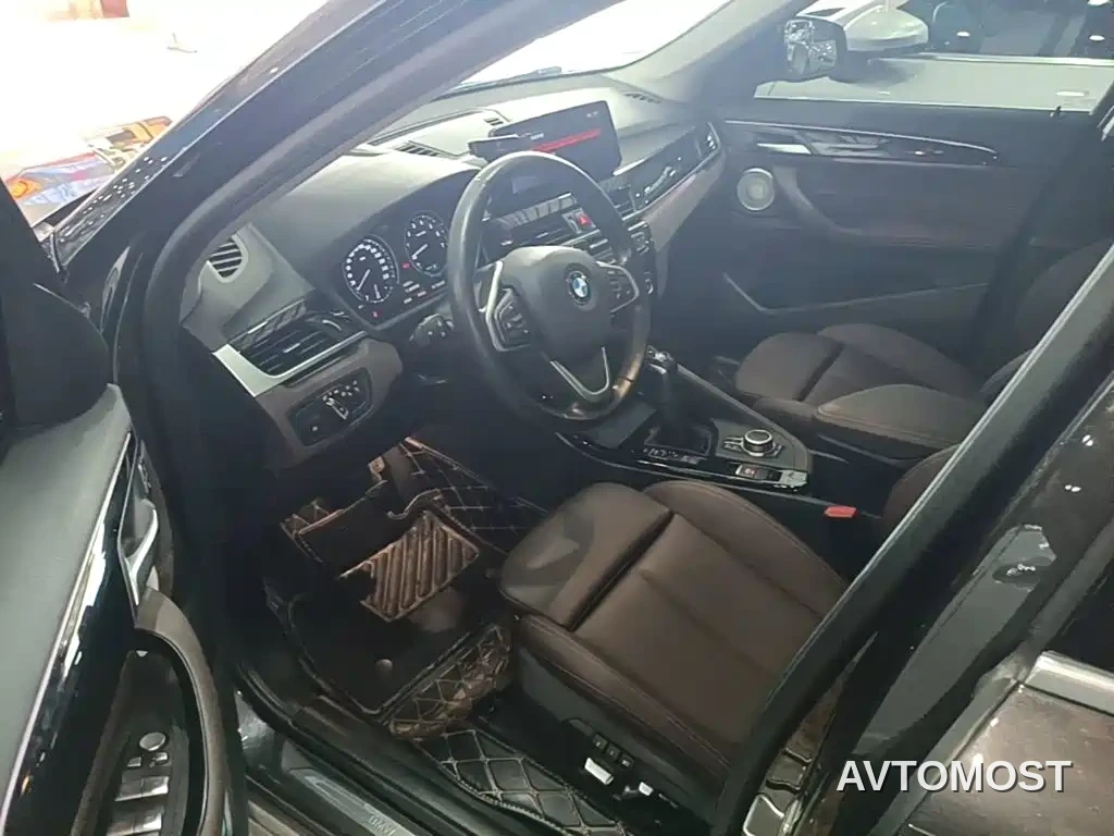BMW X1 New Energy 2020 xDrive30Le Premium Edition — фото 16