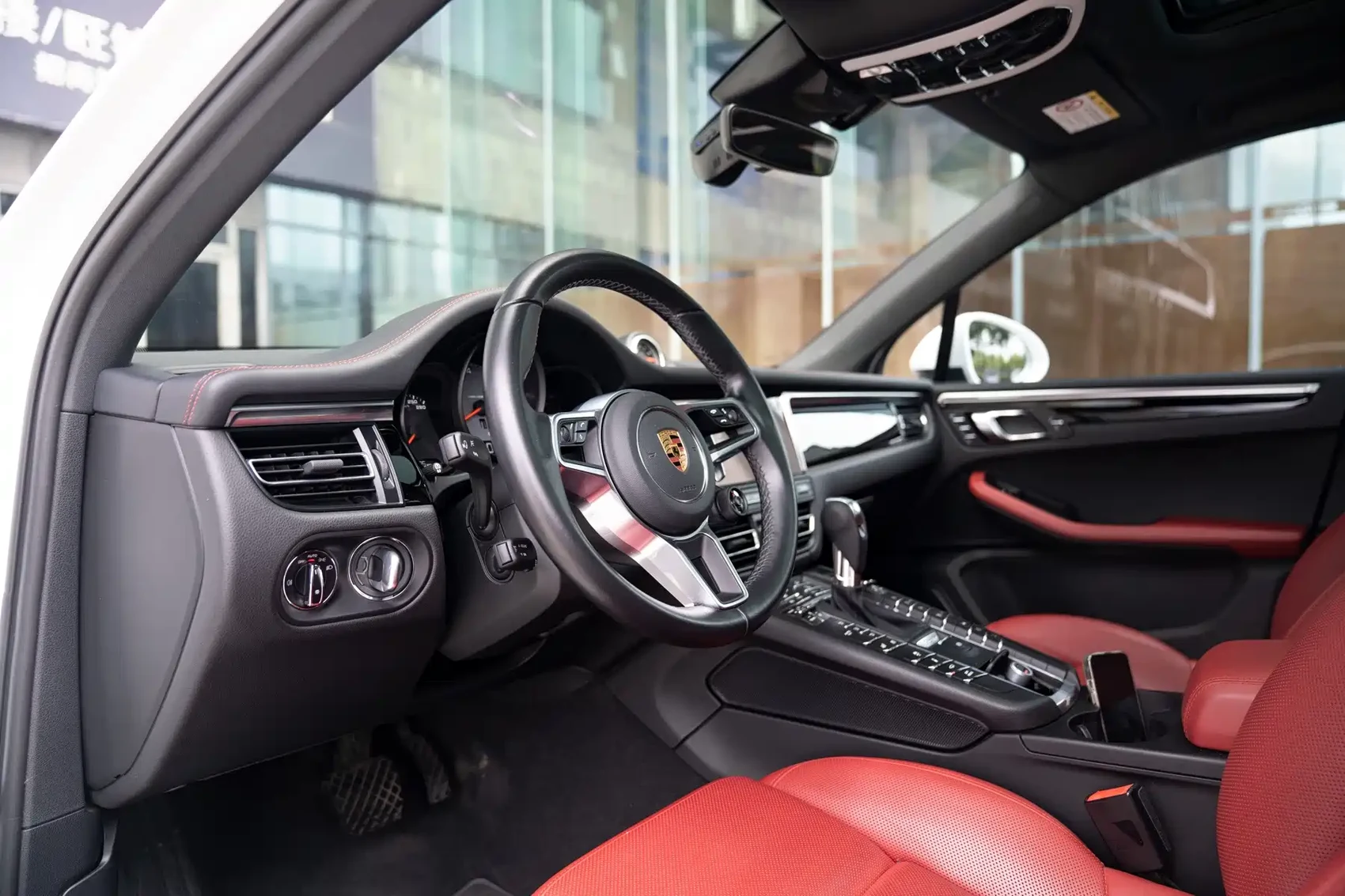 Porsche Macan 2022 Macan S 2.9T — фото 13