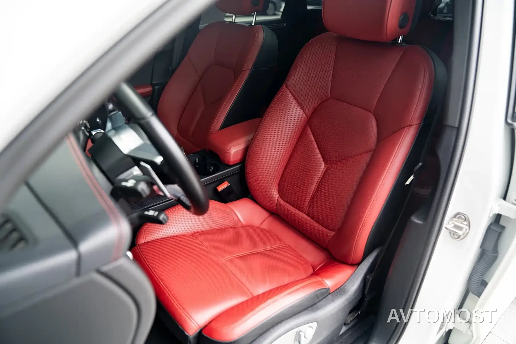 Porsche Macan 2022 Macan S 2.9T — фото 17