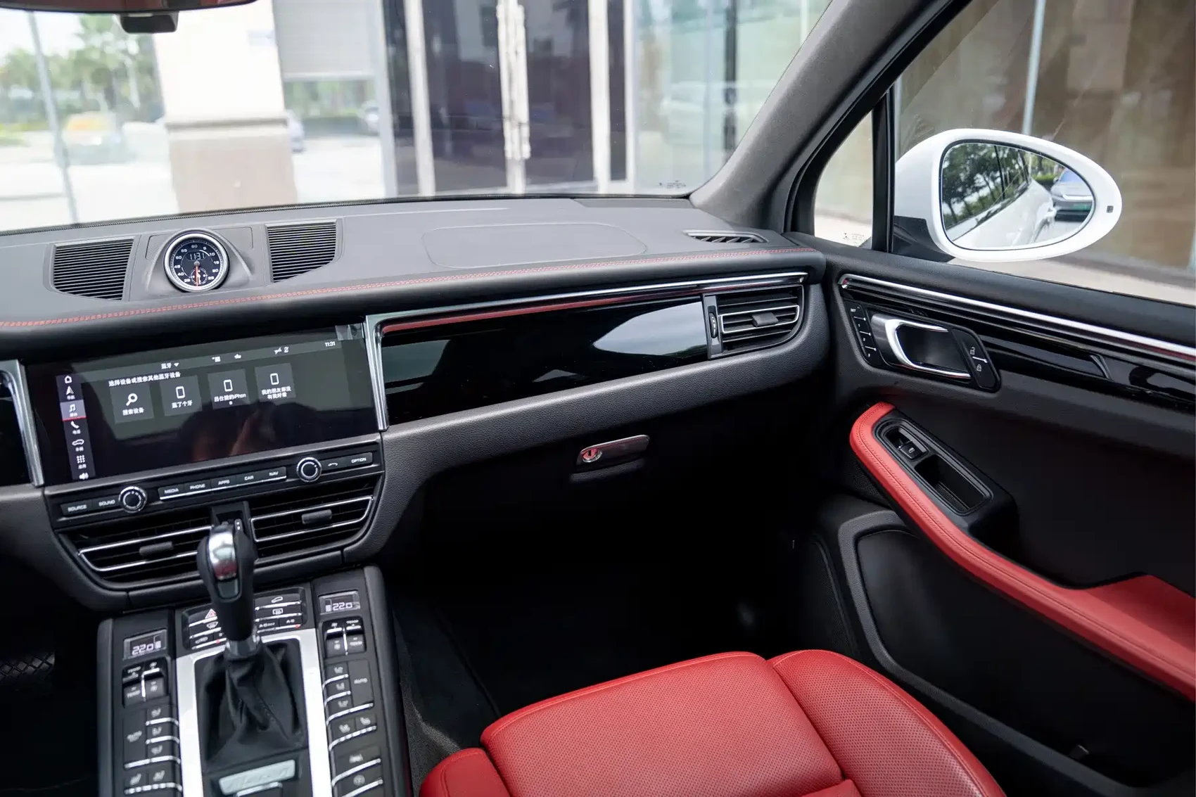 Porsche Macan 2022 Macan S 2.9T — фото 22