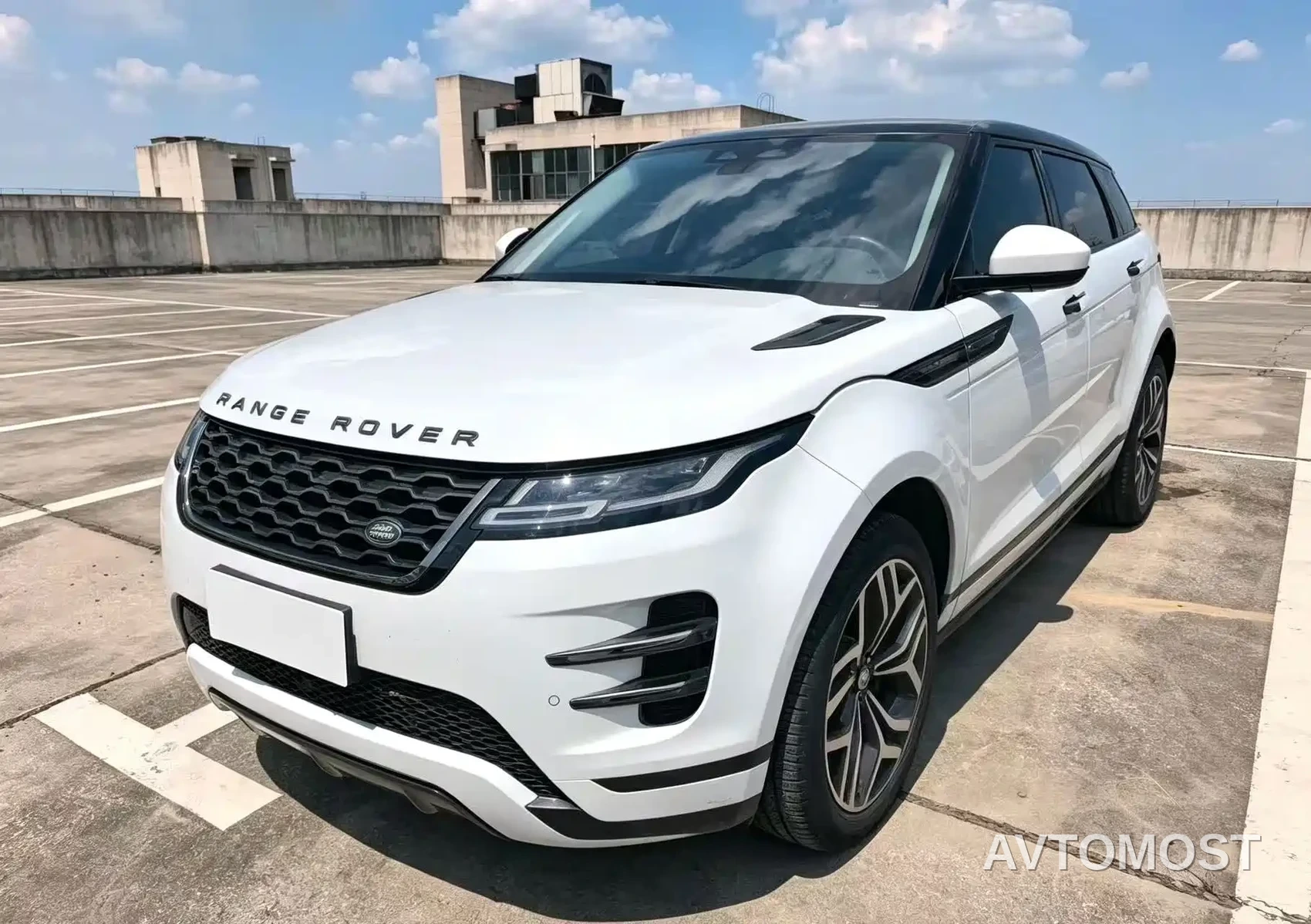 Land Rover Range Rover Evoque New Energy 2022 Range Rover Evoque L P300e Plug-in Hybrid — фото 1