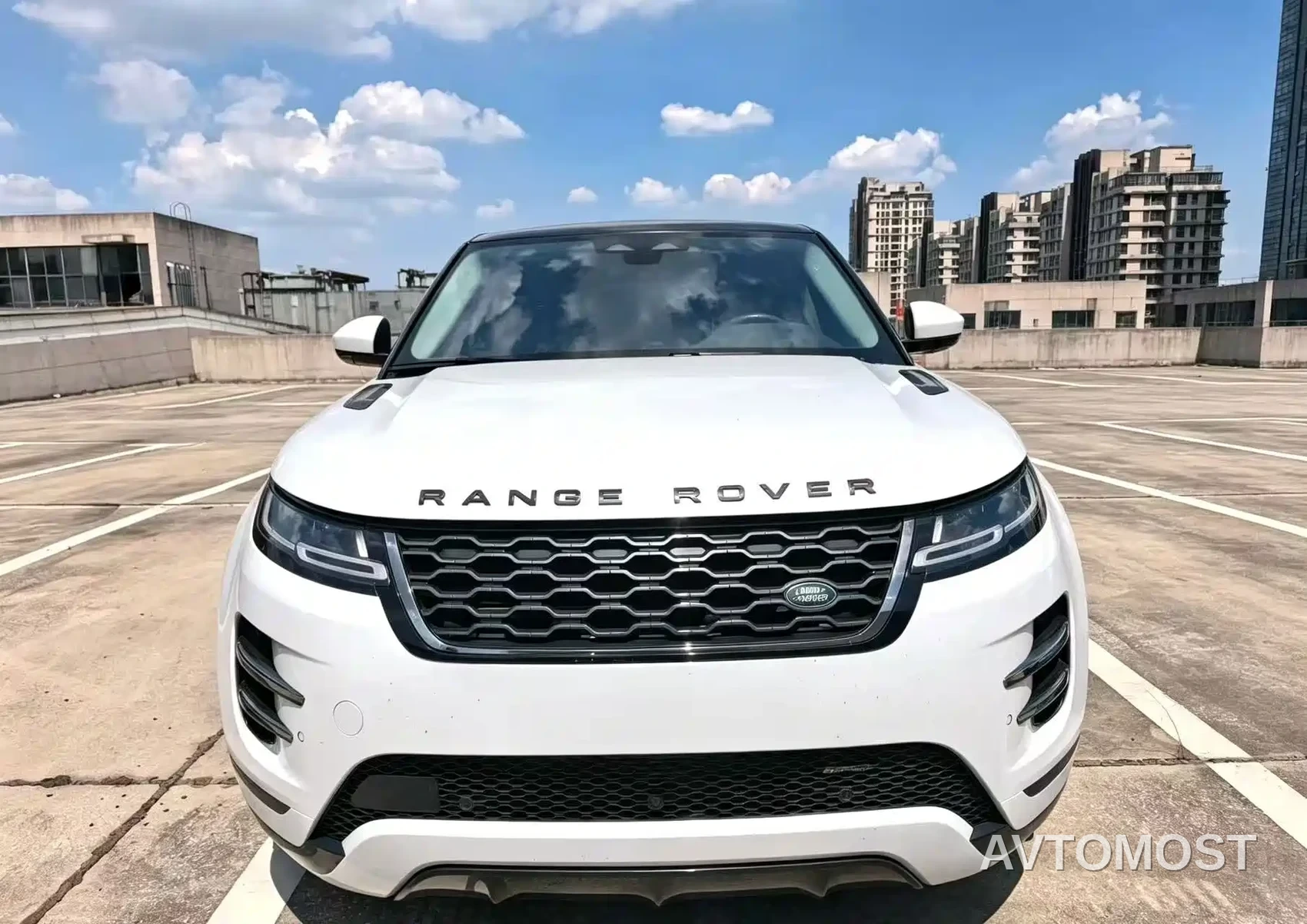 Land Rover Range Rover Evoque New Energy 2022 Range Rover Evoque L P300e Plug-in Hybrid — фото 2