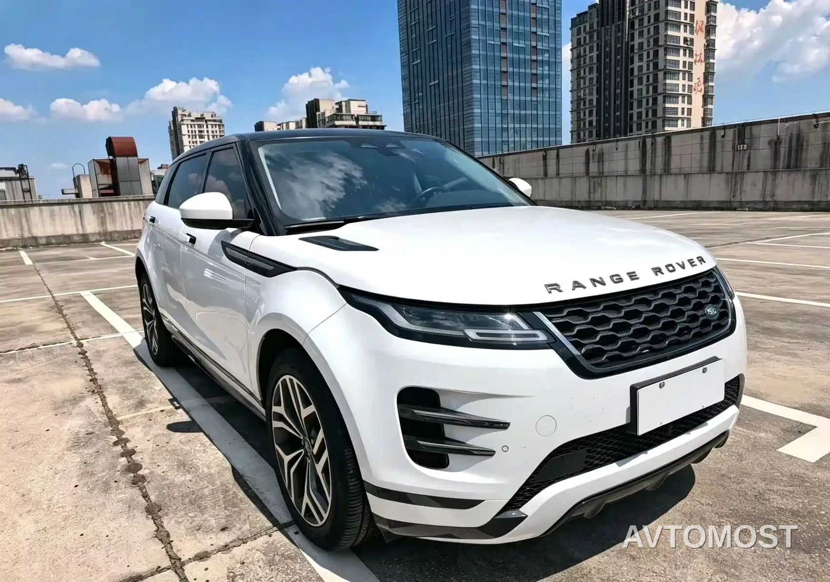 Land Rover Range Rover Evoque New Energy 2022 Range Rover Evoque L P300e Plug-in Hybrid — фото 3
