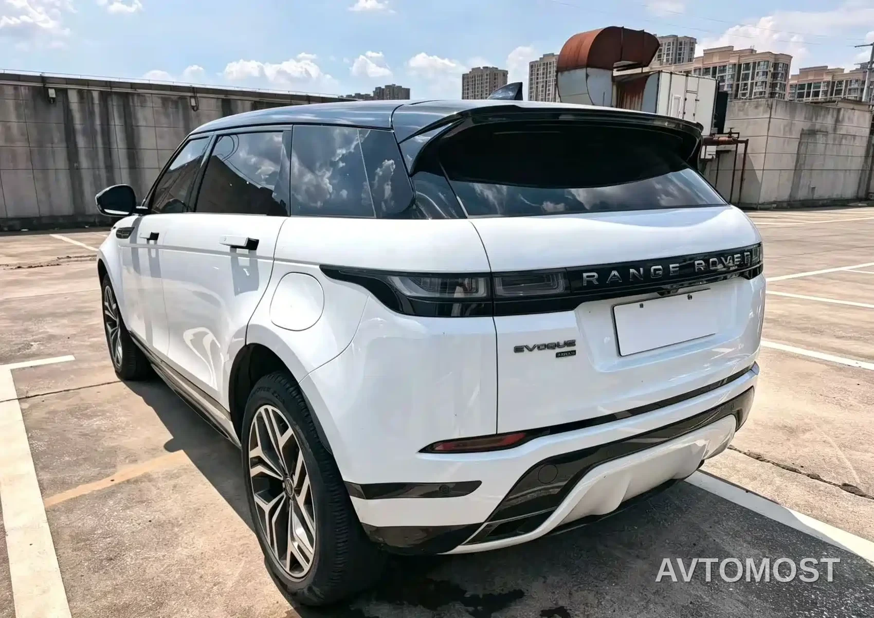 Land Rover Range Rover Evoque New Energy 2022 Range Rover Evoque L P300e Plug-in Hybrid — фото 5