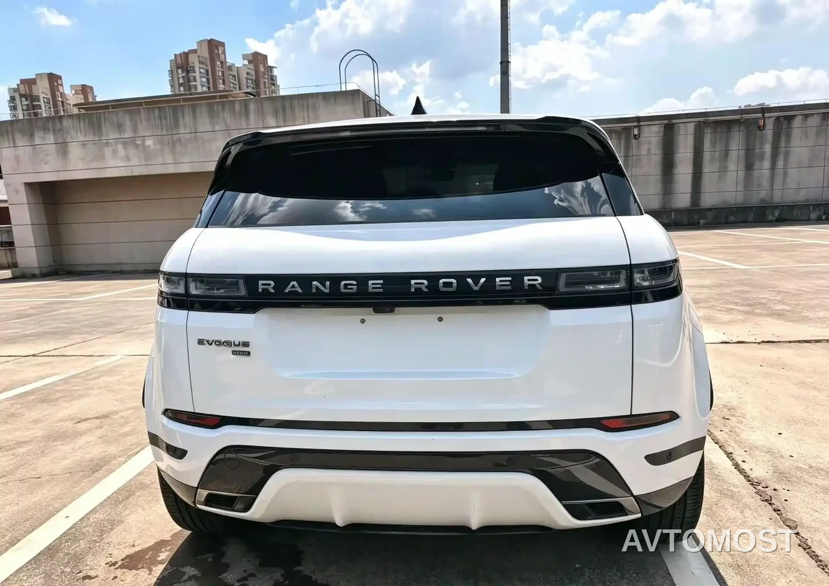 Land Rover Range Rover Evoque New Energy 2022 Range Rover Evoque L P300e Plug-in Hybrid — фото 6