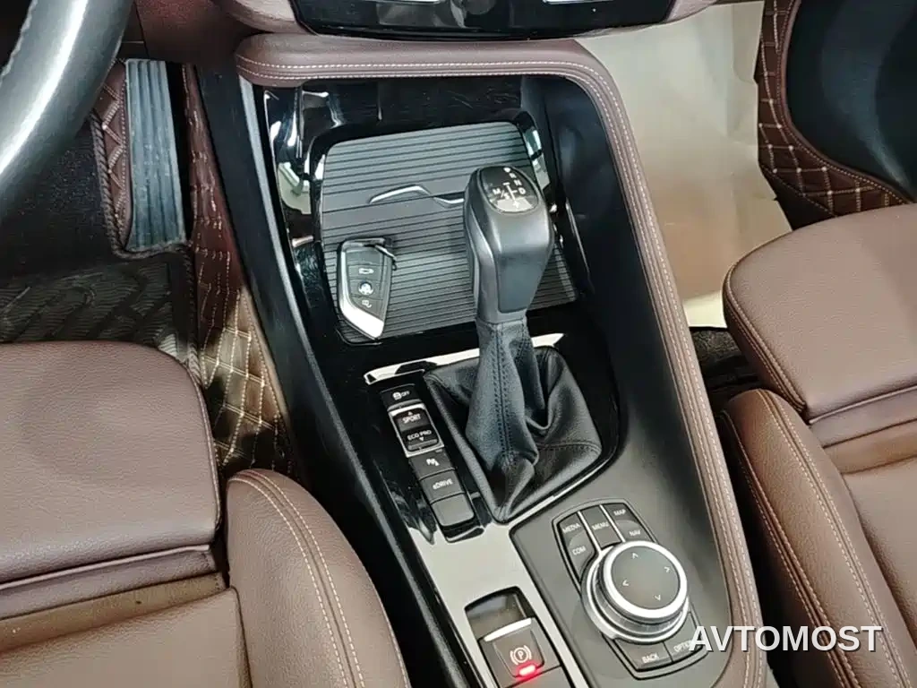 BMW X1 New Energy 2020 xDrive30Le Premium Edition — фото 13
