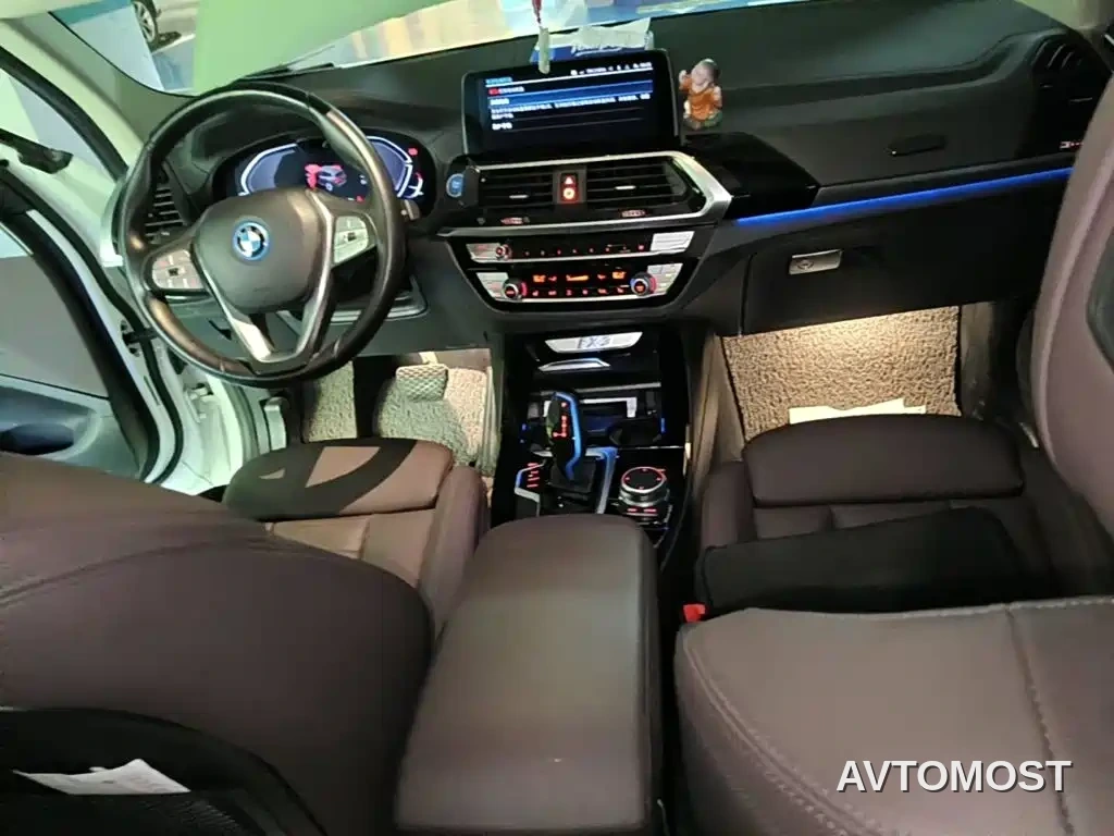 BMW iX3 2021 Leading — фото 12