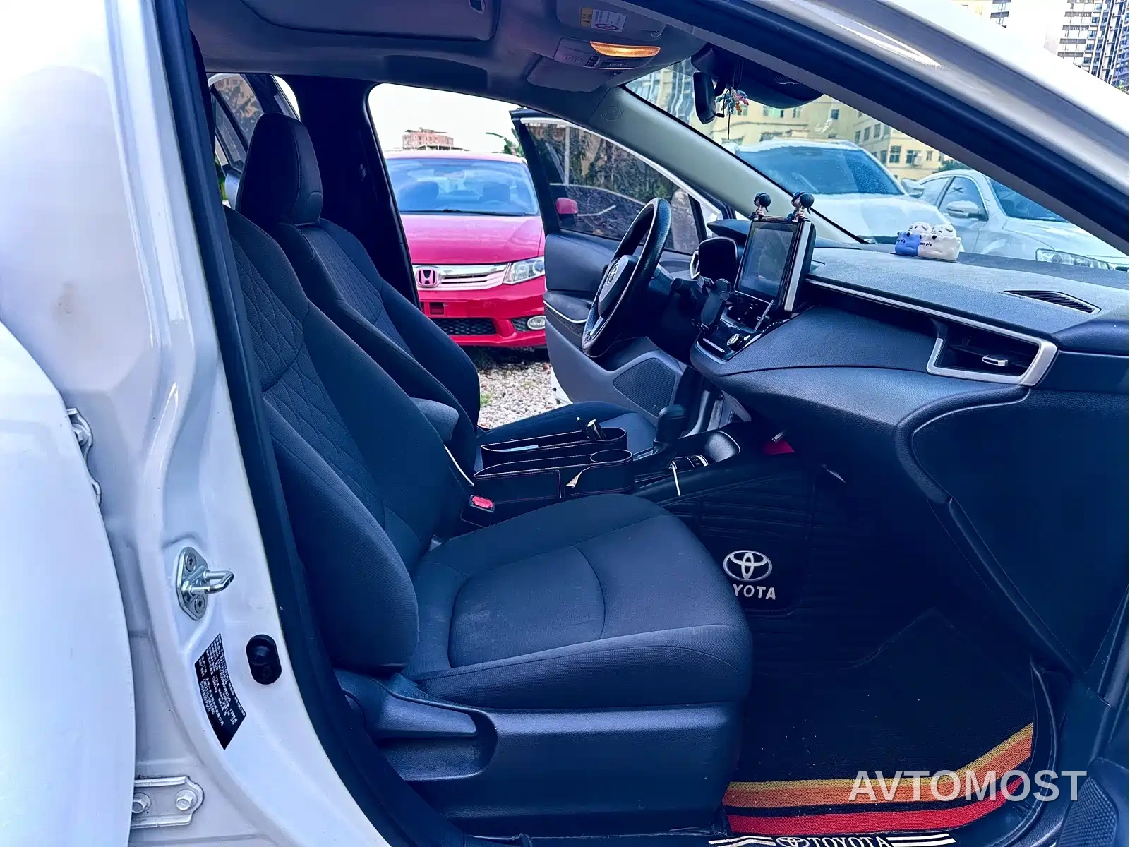Toyota Corolla 2021 Hybrid 1.8L E-CVT Pioneer Edition — фото 4