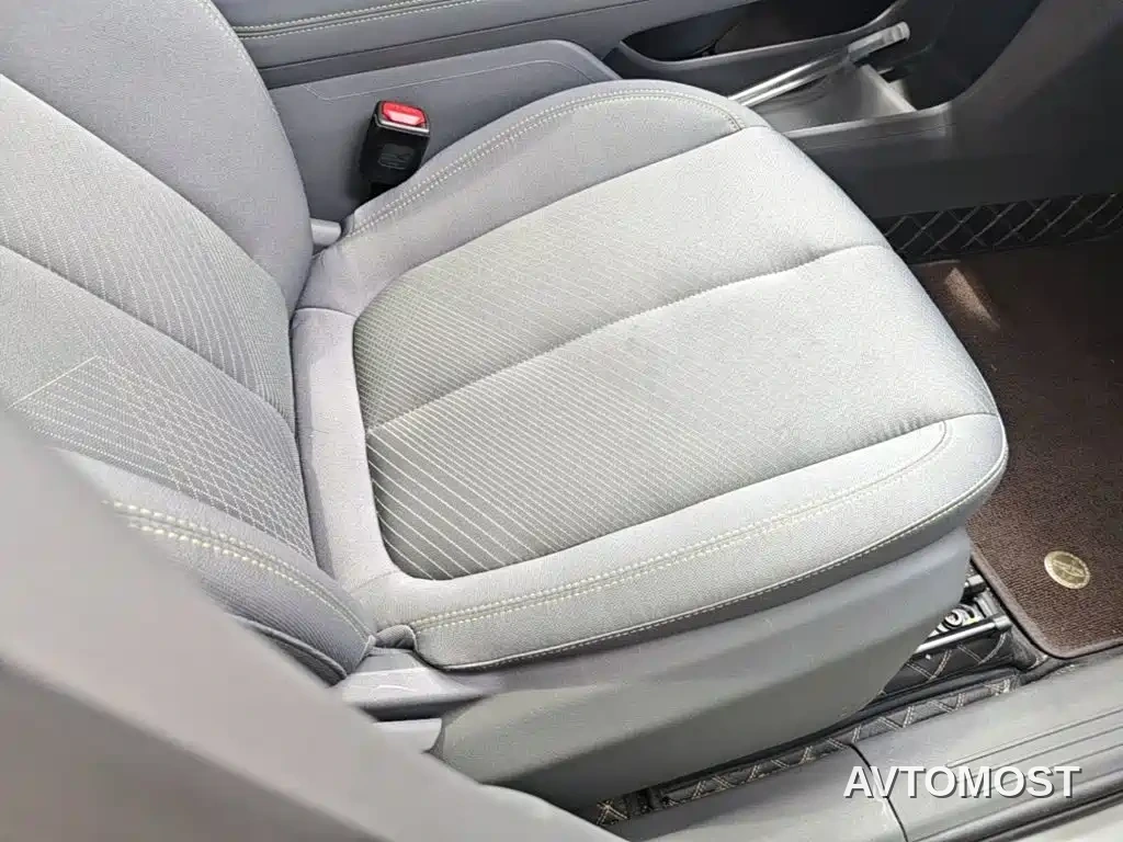 Besturn Yueyi 03 2025 Model 565km Comfort Edition — фото 19