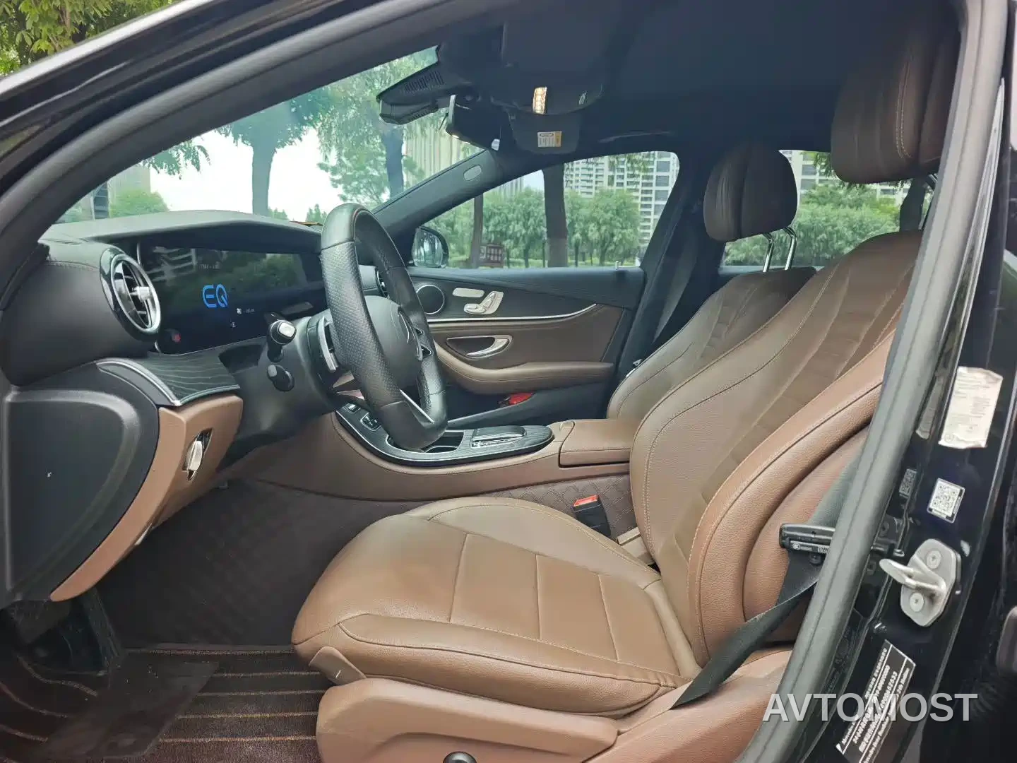 Mercedes-Benz E-Class New Energy 2021 E 350 e L Plug-in Hybrid Sports Sedan — фото 4