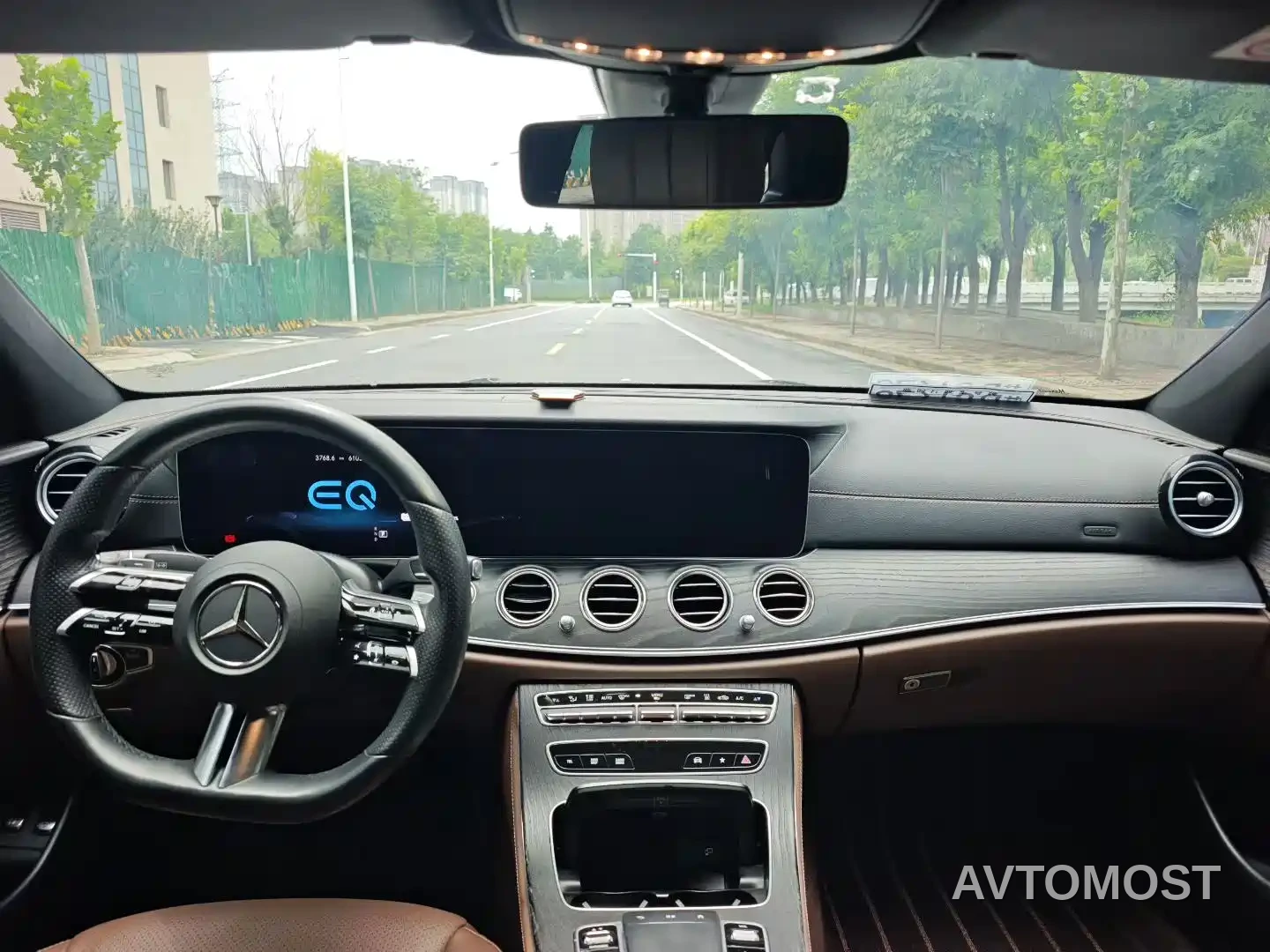 Mercedes-Benz E-Class New Energy 2021 E 350 e L Plug-in Hybrid Sports Sedan — фото 5