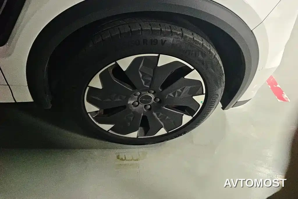 Lynk & Co 05 EM-P 2021 1.5TD PHEV HALO — фото 6
