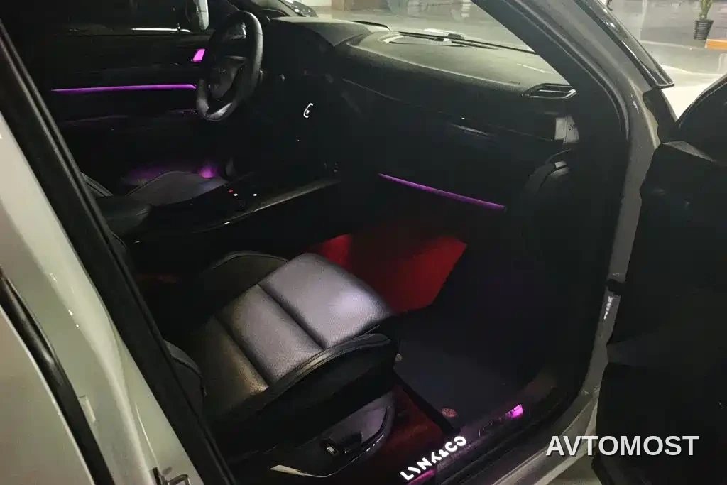 Lynk & Co 05 EM-P 2021 1.5TD PHEV HALO — фото 8