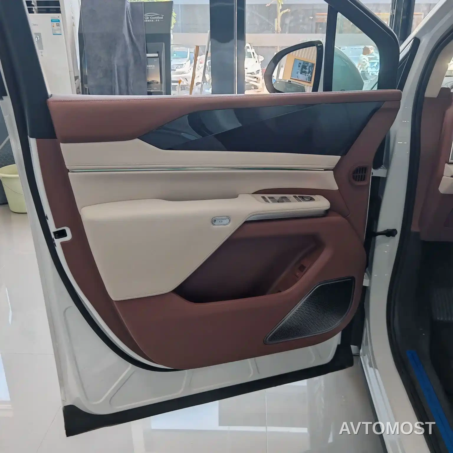 BYD Xia 2025 DM-i 1.5T 180km Surpass Edition — фото 4