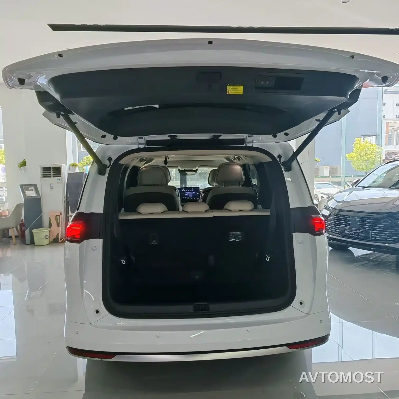 BYD Xia 2025 DM-i 1.5T 180km Surpass Edition — фото 8