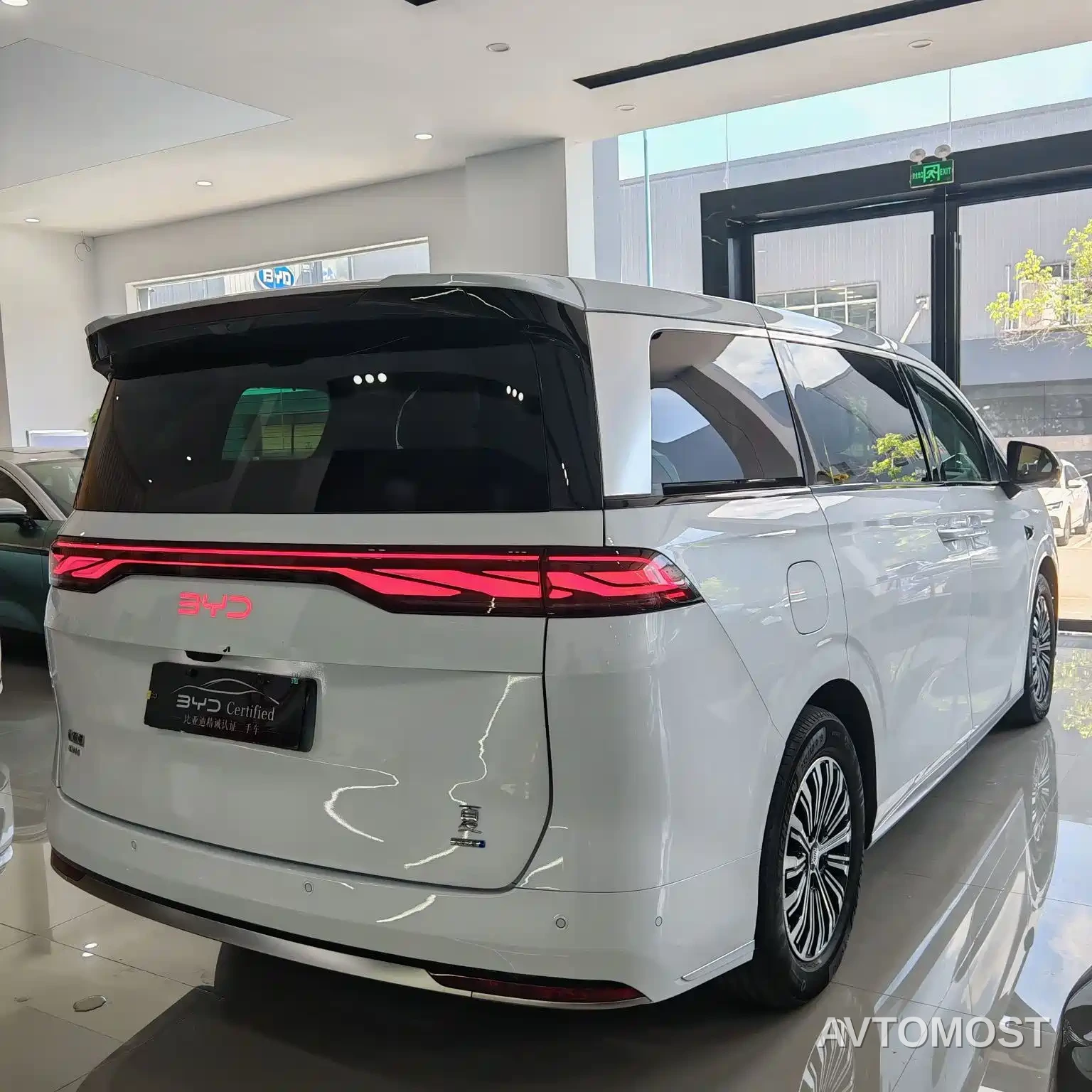 BYD Xia 2025 DM-i 1.5T 180km Surpass Edition — фото 10