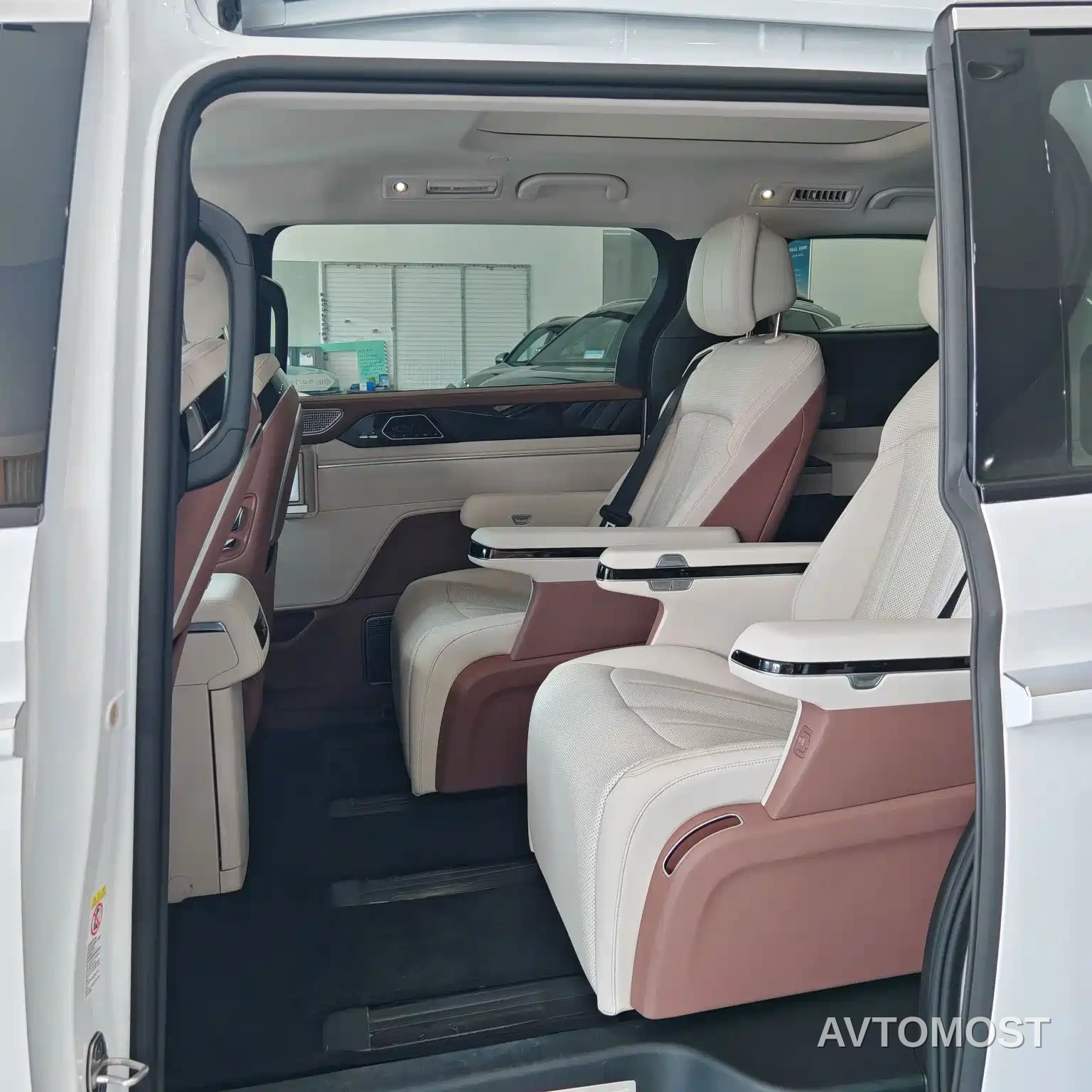 BYD Xia 2025 DM-i 1.5T 180km Surpass Edition — фото 13