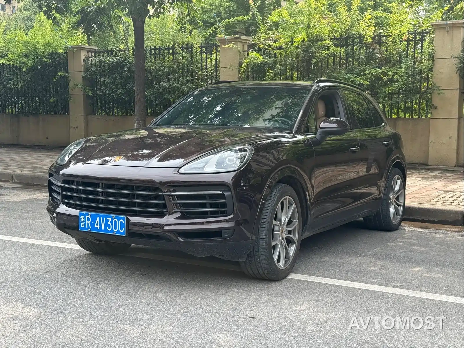 Porsche Cayenne 2023 Cayenne 3.0T Platinum Edition — фото 1