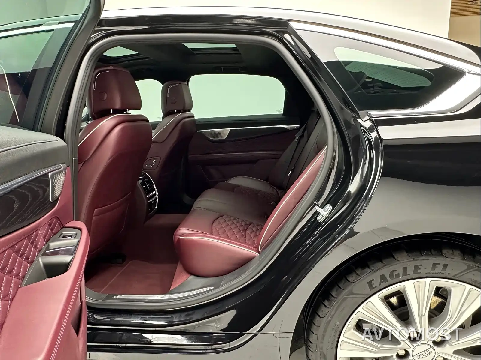 Cadillac CT6 2026 Model 28T Flagship Edition — фото 8