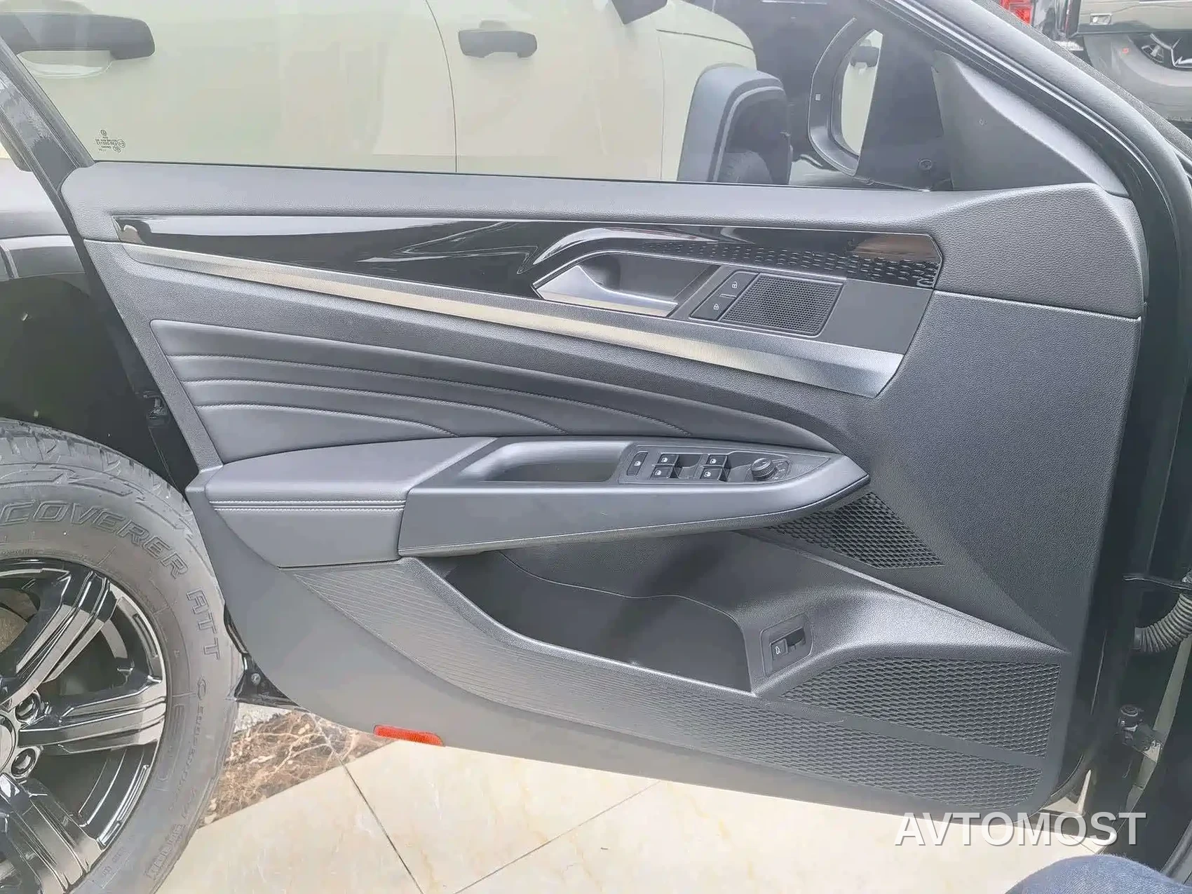 Volkswagen Passat 2024 380TSI Dragon Soaring Edition — фото 5