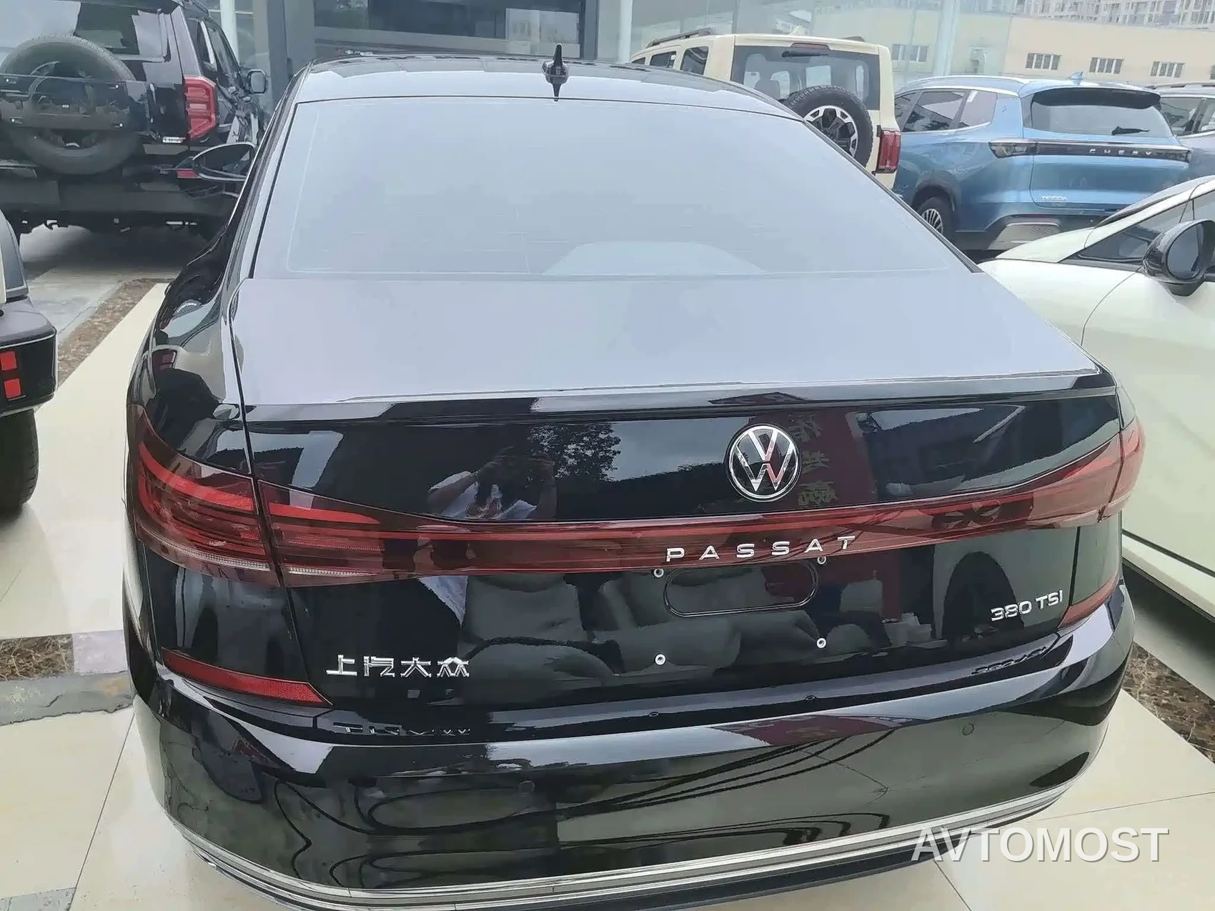 Volkswagen Passat 2024 380TSI Dragon Soaring Edition — фото 12